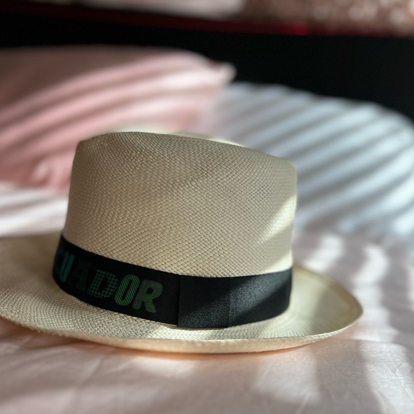 100% Hand Made Panama Hat. Handwoven in Ecuador. - Picture 7 of 11